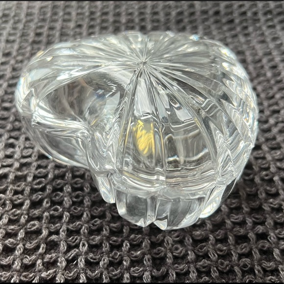 Mikasa Crystal Vintage Heart Shaped Trinket Dish - Picture 2 of 6